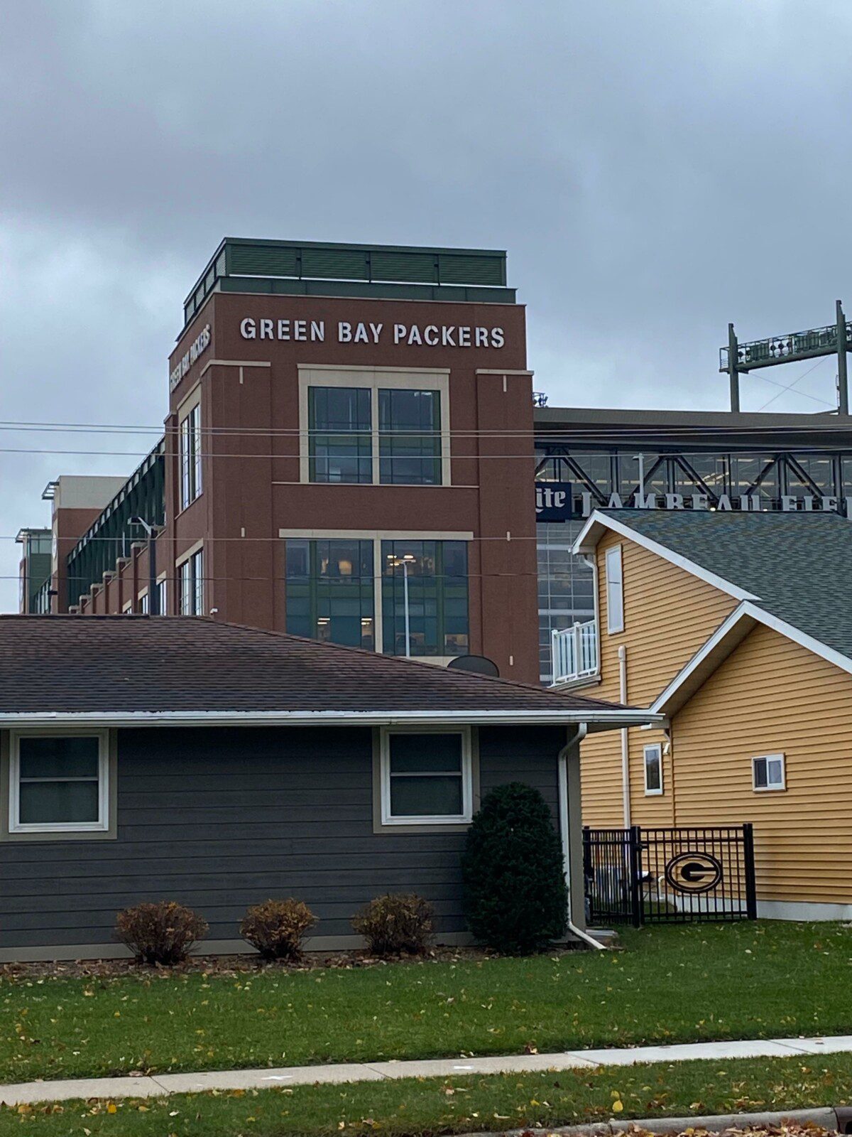 LaLaLa Lambeau Lodging on Shadow Lane Ruesch Management